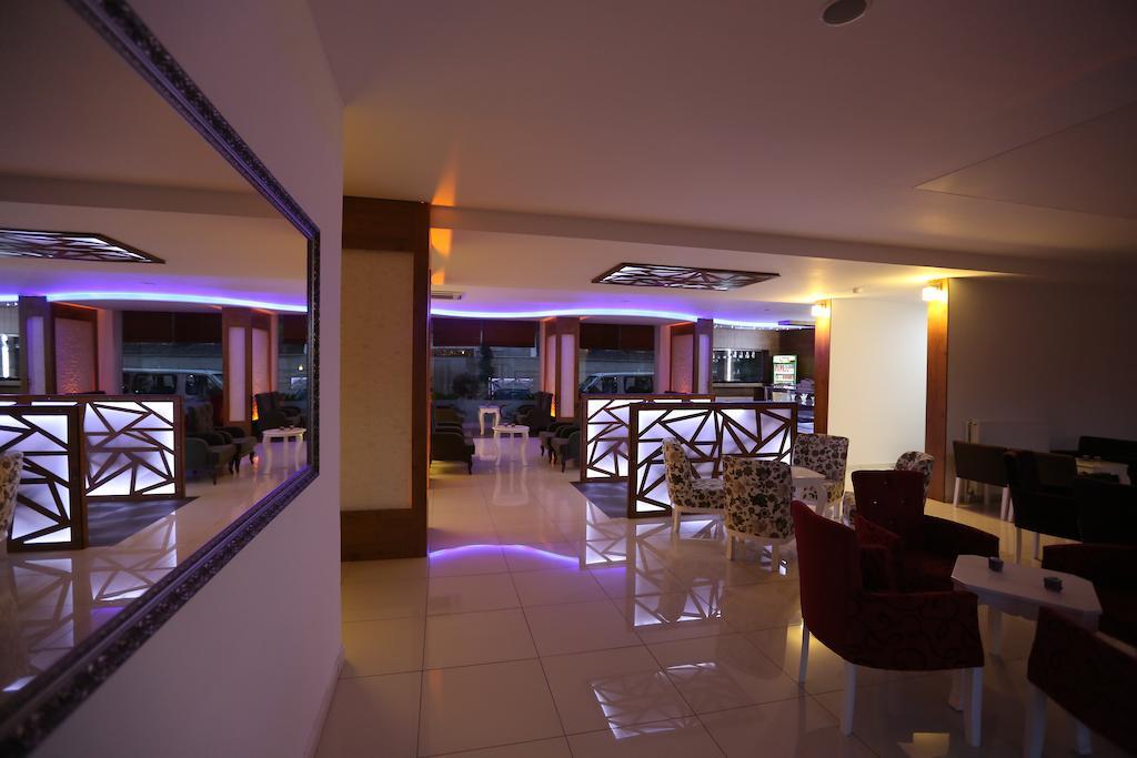 The Apple Palace Hotel อมาสยา ภายนอก รูปภาพ